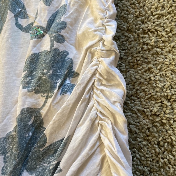 Scoop neck sequins maternity t-shirt - Picture 4 of 5